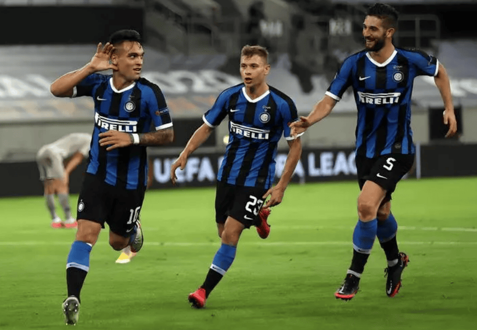 阿森纳客场2-1战胜阿斯顿维拉，维拉绝杀，阿森纳争冠形势艰难。